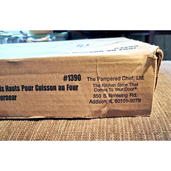 The Pampered Chef Family Heritage Retied Deep Dish Baker Stoneware USA 1390 With - Picture 7 of 7